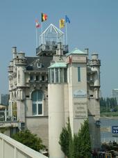 antwerpen_170x227_001.jpg