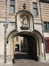 boz_162x216_003.jpg